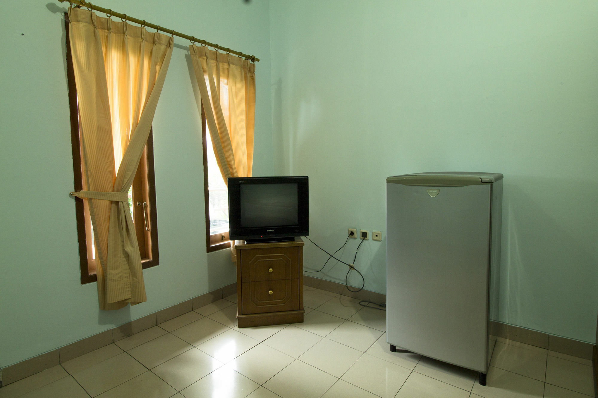 Reddoorz Plus @ Karet Pedurenan 3 Jakarta Exterior foto